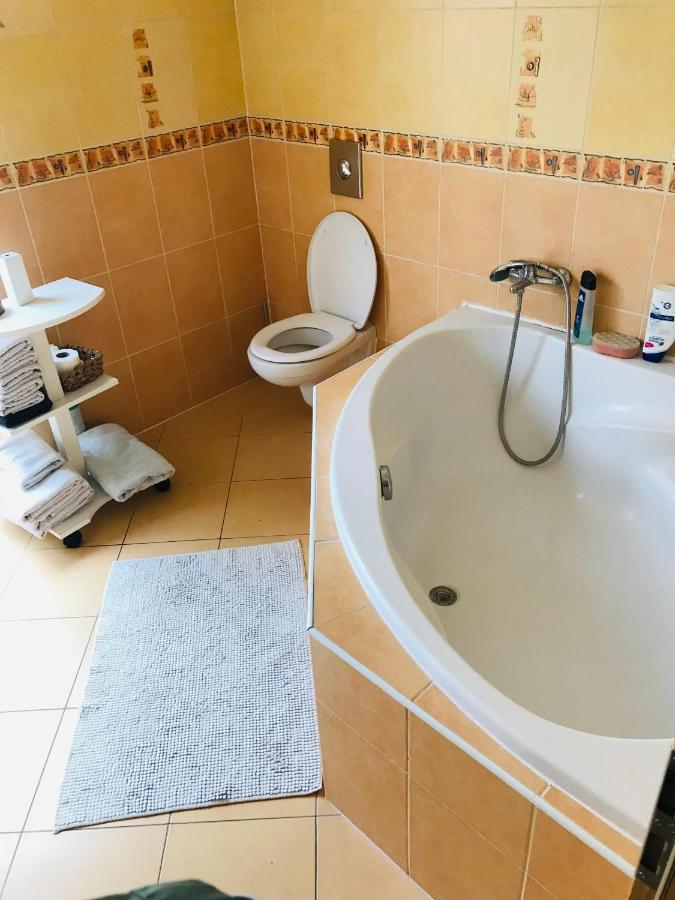 Dům na přespání grilovačku a pohodu Bast Exterior foto